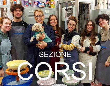 Corsi a Bologna di ceramica, pittura e scultura.
Lezioni di Tornio ceramico, Ripetizioni di disegno tecnico. Workshop di ceramica. Laboratori di argilla. Corso di raku.