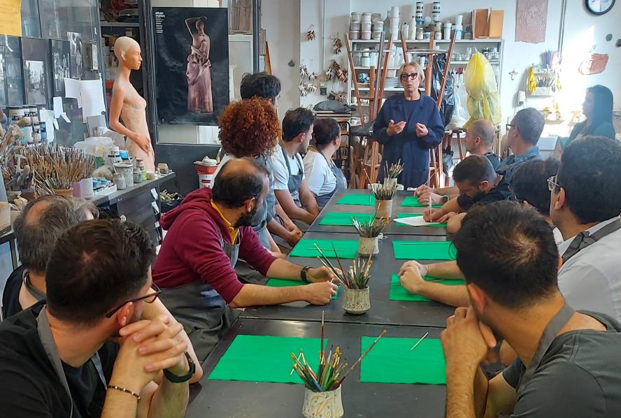 laboratorio creativo per aziende e gruppi privati. Attività ricreative e formative per dipendenti a Bologna