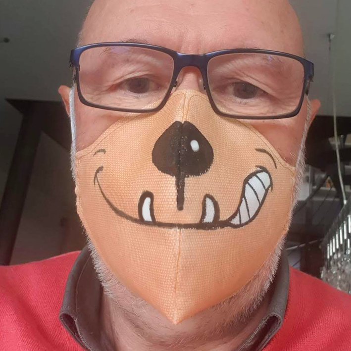Mascherina protettiva lavabile dipinta a mano. Mascherine spiritose con bocca, sorriso, animali, espressione, fumetto, labbra, cane, gatto. Prodotte in italia. A Bologna